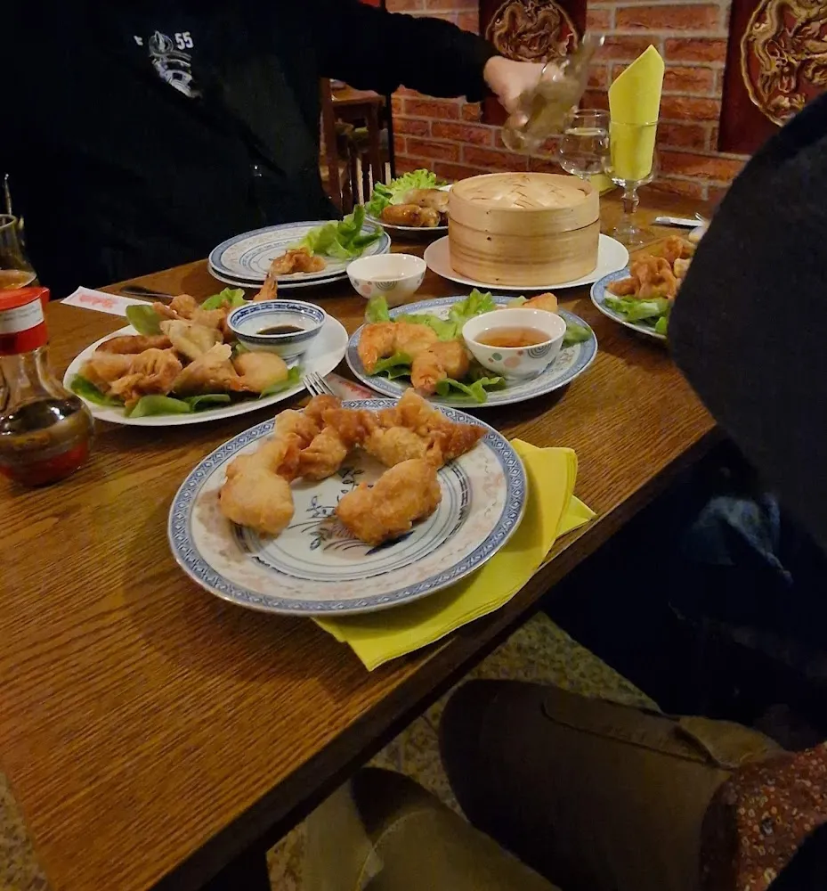 Assiette de Croustillants Assiette À la Vapeur Raviolis Frits News Beignets de Crevettes